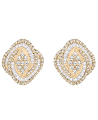 Серьги Wrapped in Love Diamond Baguette & Round Cluster (1 ct. t.w.) в 14K Yellow Gold