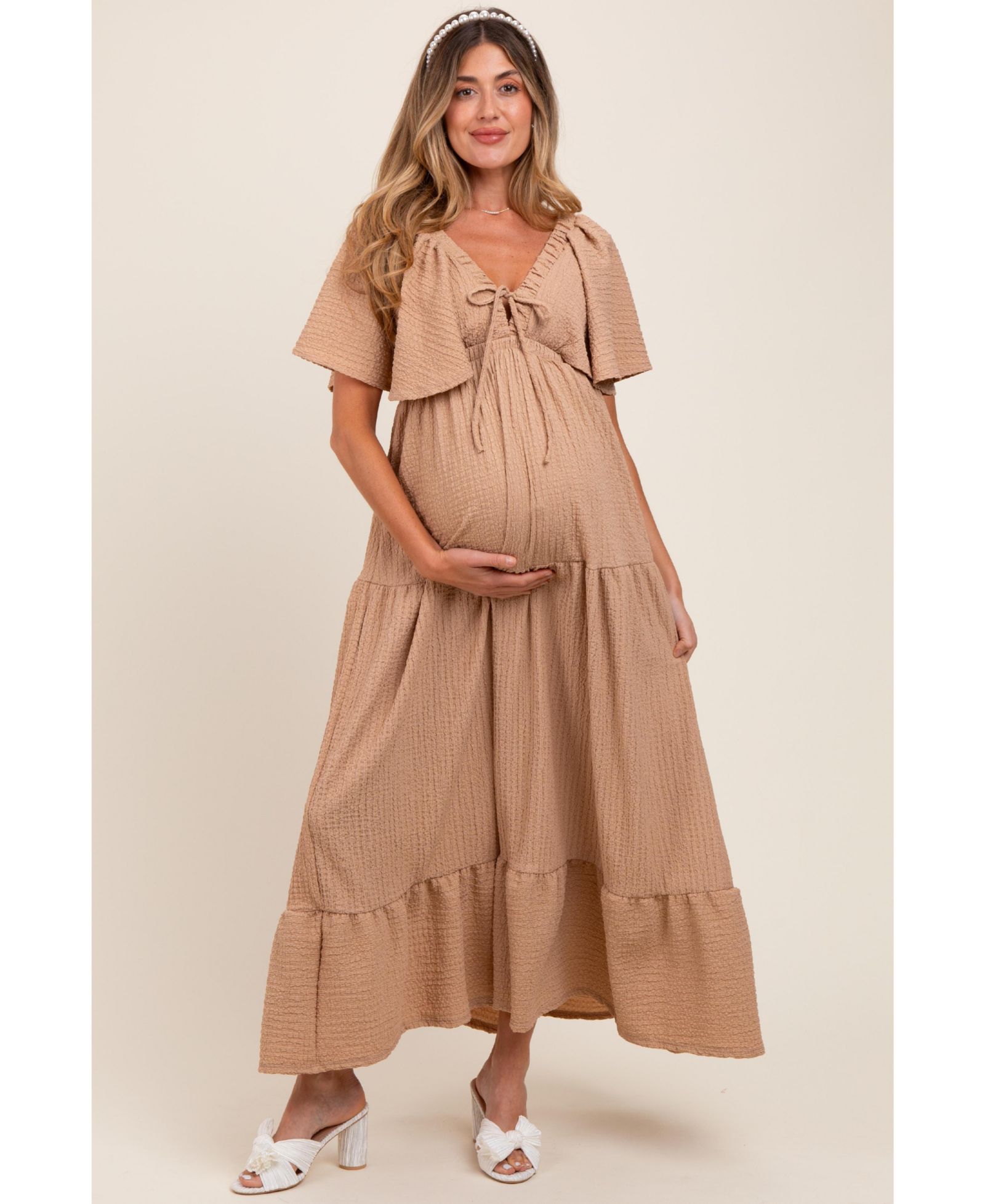 Женское макси-платье Pinkblush Light Pink Woven Textured Flutter Sleeve V-Neck Tiered