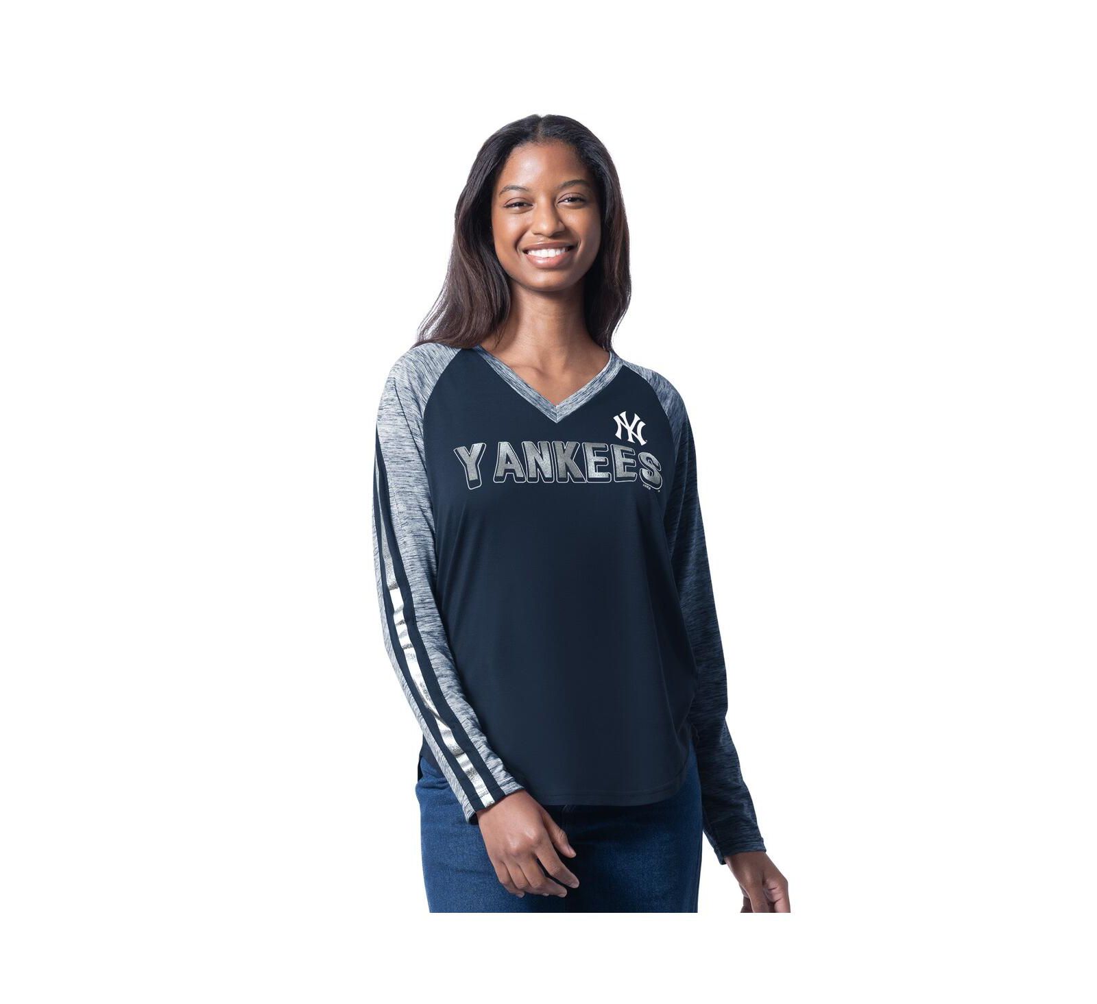 G-III 4Her by Carl Banks Women's Navy New York Yankees Top Dog Raglan Long Sleeve V-Neck T-Shirt