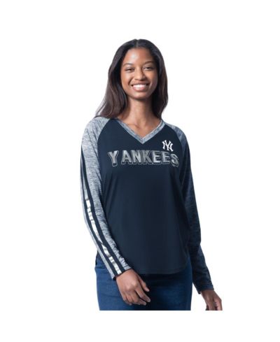 G-III 4Her by Carl Banks Women's Navy New York Yankees Top Dog Raglan Long Sleeve V-Neck T-Shirt