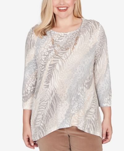 Alfred Dunner Petite топ Vienna Diagonal Animal Print с ожерельем