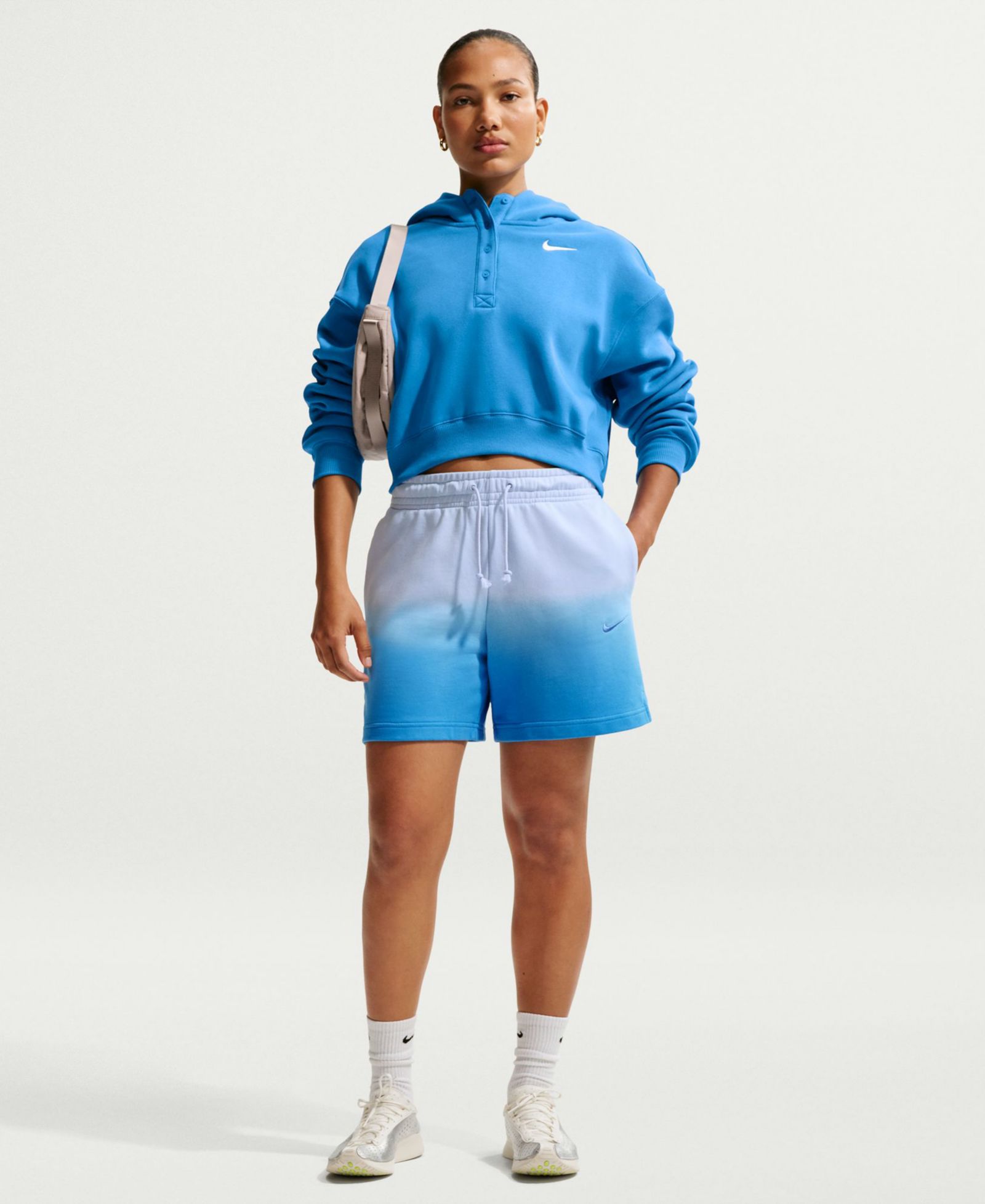 Nike Женские спортивные шорты Phoenix Fleece с завышенной талией