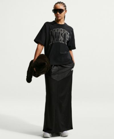 Nike Women's Sportswear Classic Loose T-Shirt