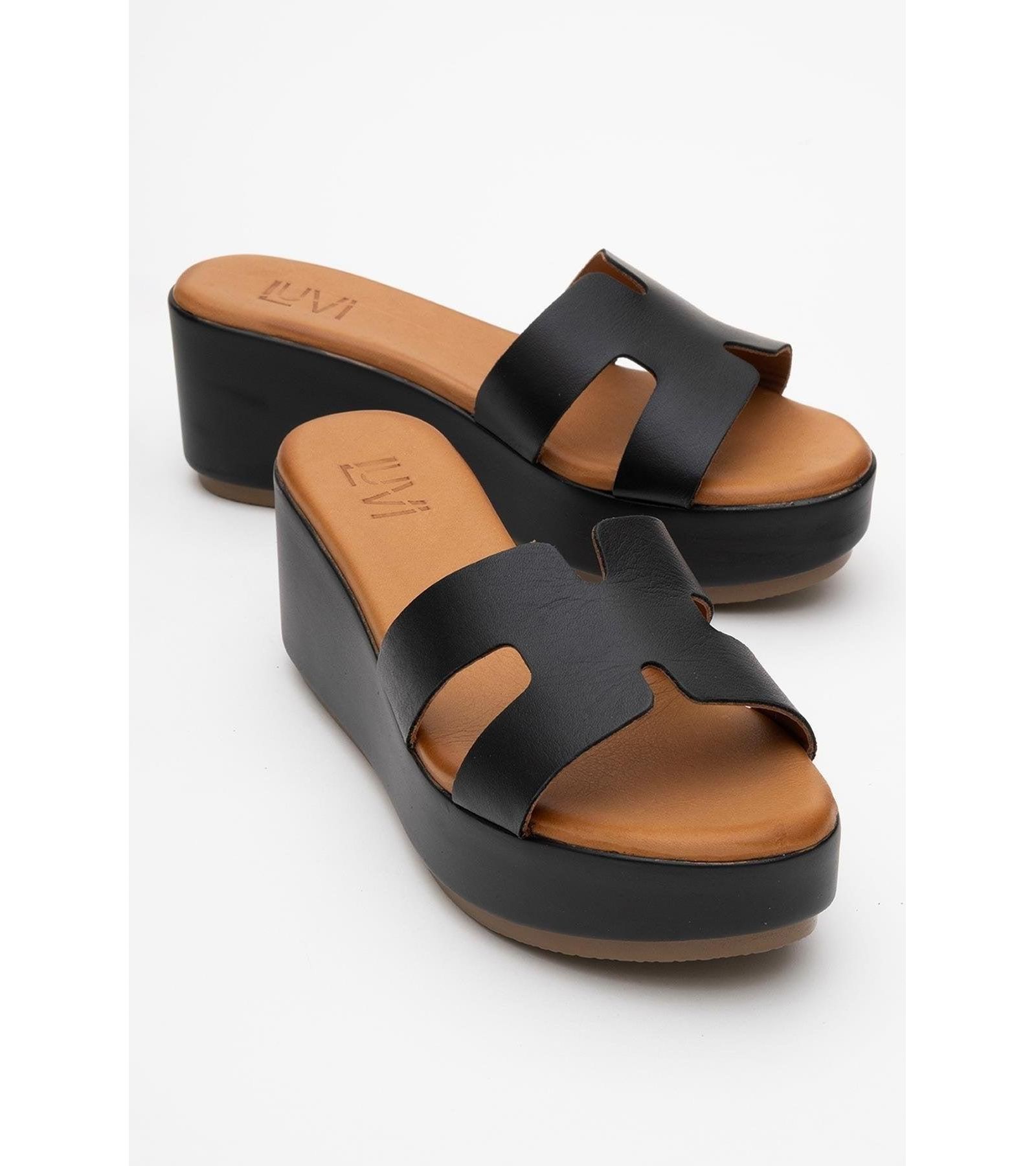 Forever & Always Shoes Lia Leather Platform Sandal (Women)