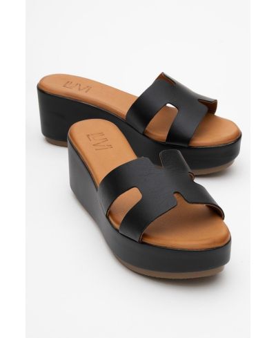 Кожаные сандалии Forever & Always Shoes Lia Platform Sandal (Women)
