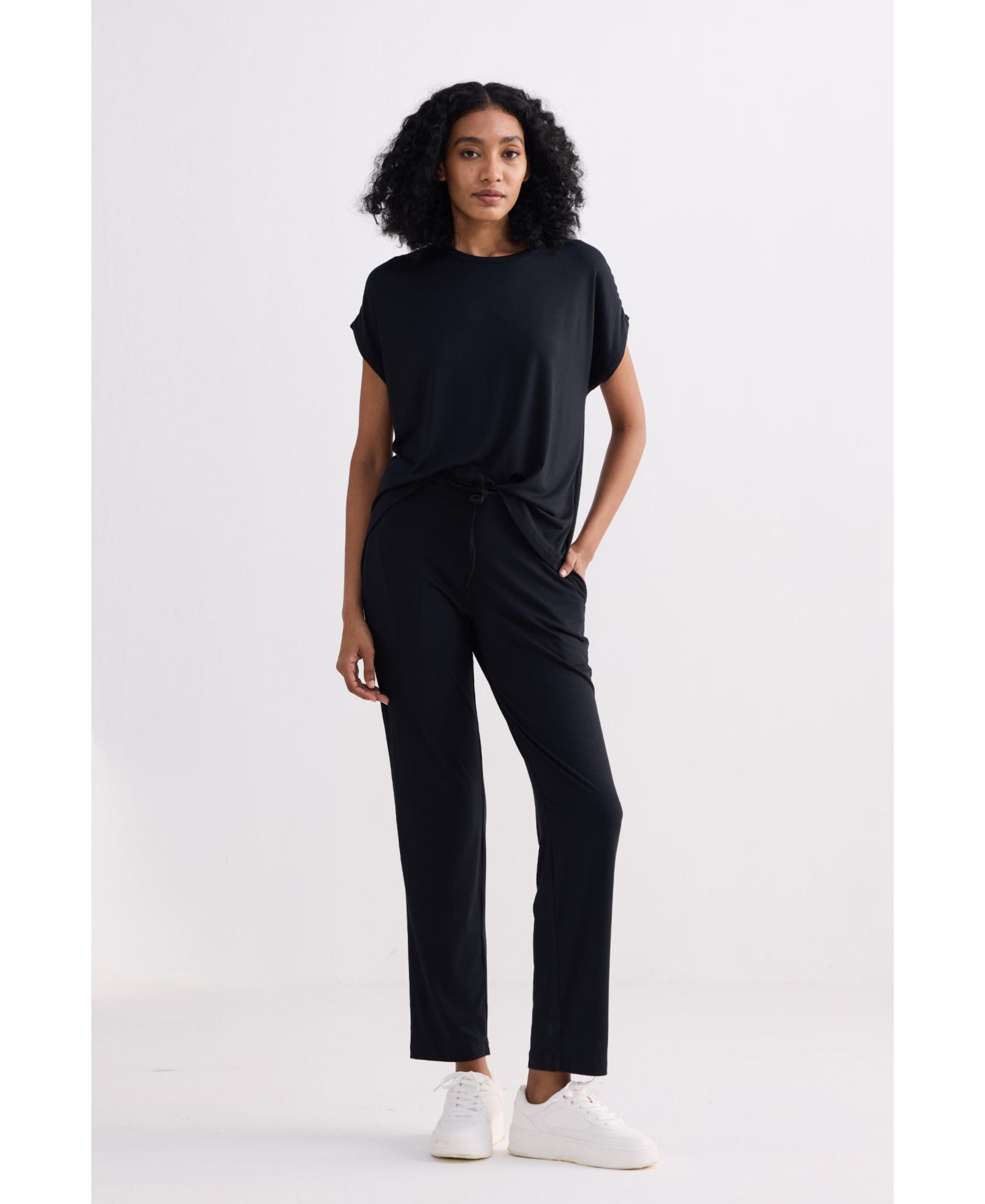 Reistor Women's Relaxed Tee Set in Black