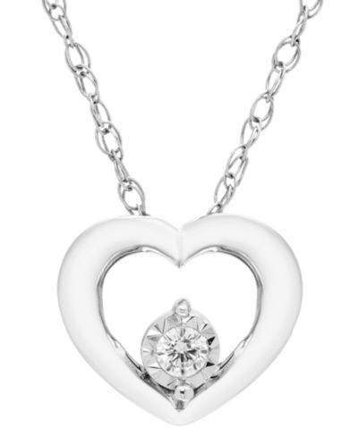 Macy's кулон Diamond Heart в серебряном покрытии (1/20 ct. t.w.)