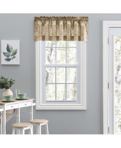 Декоративная занавеска Ellis Curtain Lexington Leaf Pattern на цветном фоне