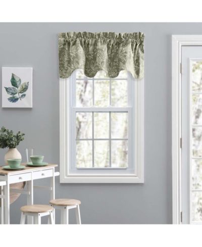 Ellis Curtain Lexington Leaf Pattern on Colored Ground Scallop Valance