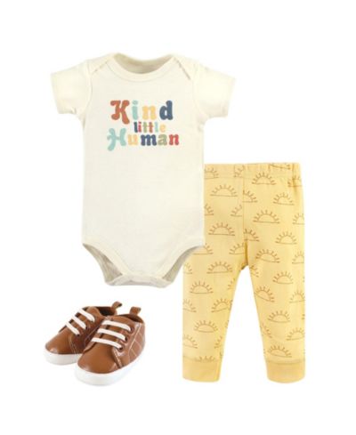 Комплект из трех предметов для новорожденных мальчиков Hudson Baby: боди с длинным рукавом, брюки и обувь