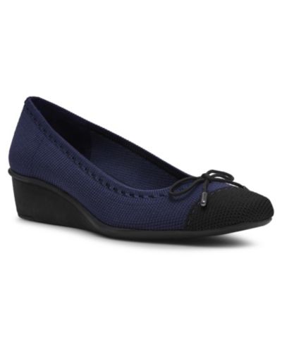 Anne Klein Women's Wesson Cap Toe Wedge Pumps