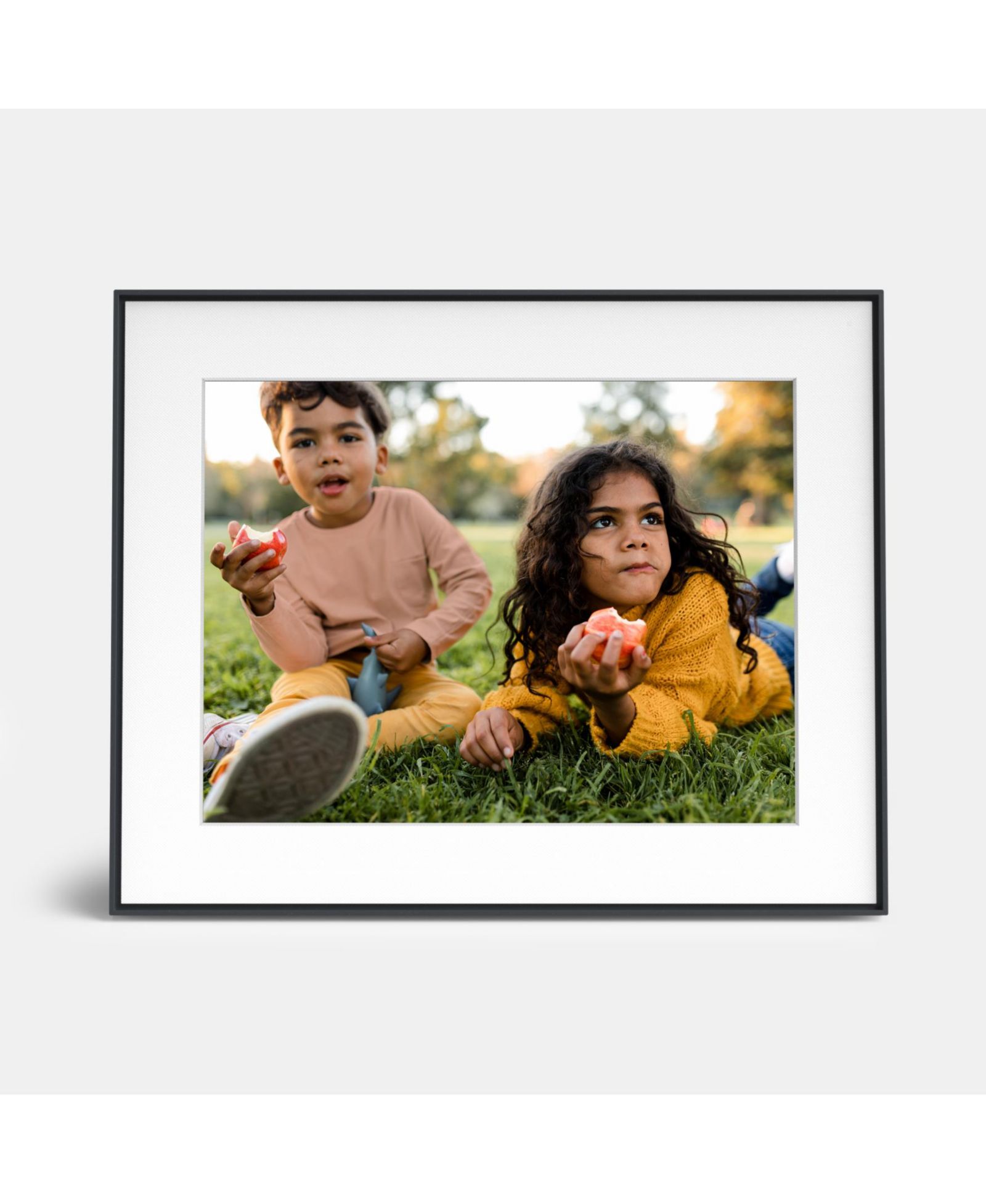Walden HD 15" WiFi Digital Photo Frame, Clay Mat