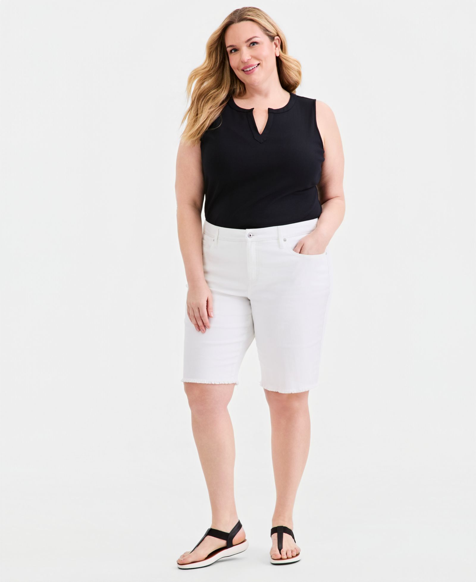 Джинсовые шорты Plus Size Style & Co Mid-Rise Raw-Edge Bermuda