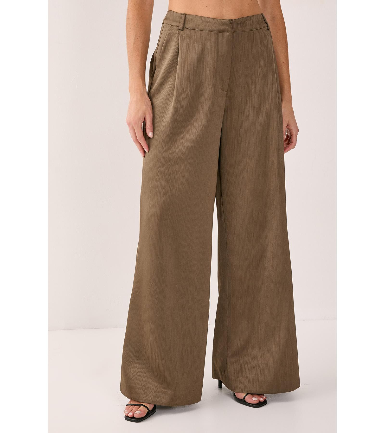 Женские брюки Nasty Gal Satin Pleated Tailored