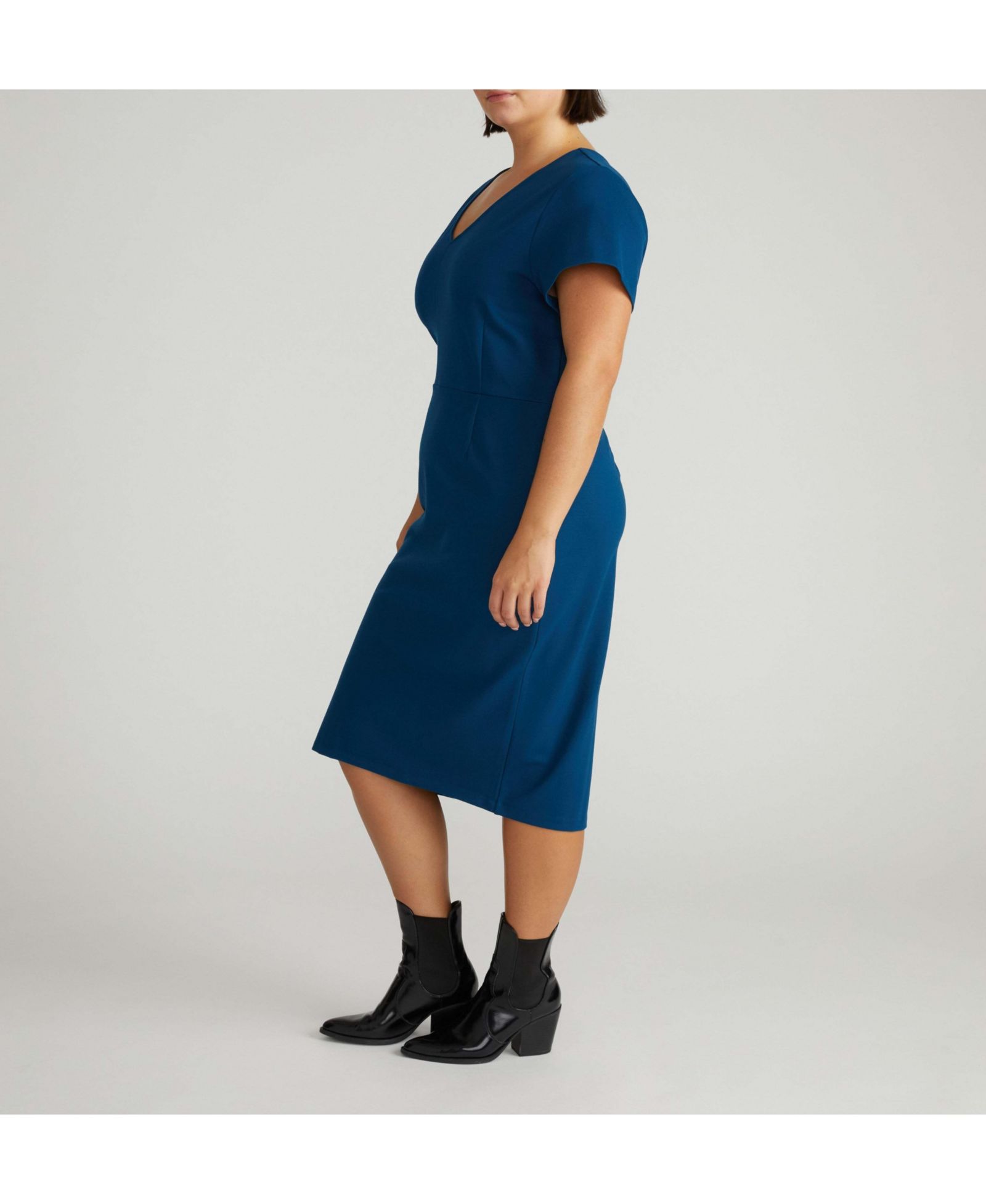 Universal Standard Plus Size Executive V Neck Ponte Dress