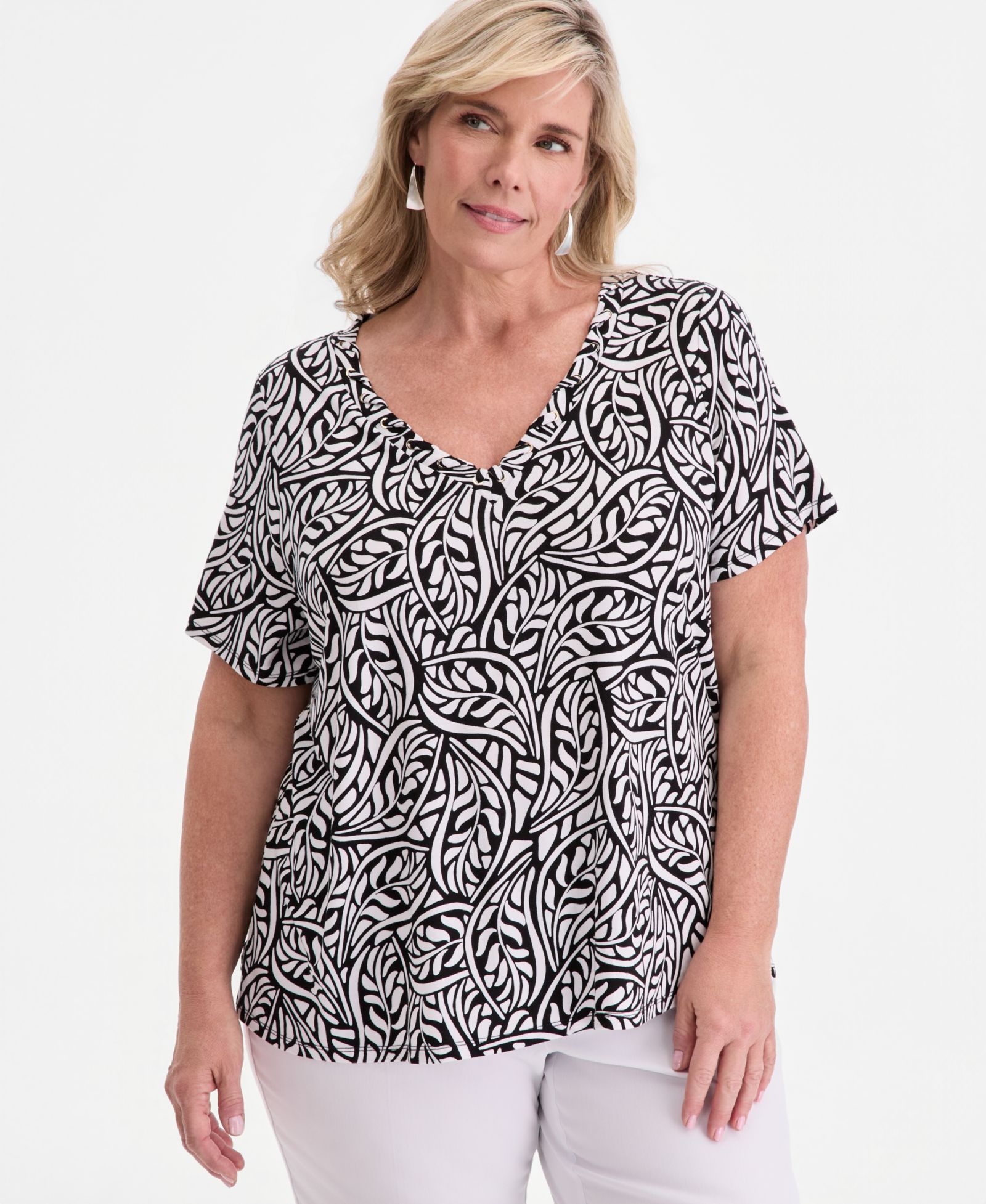Топ JM Collection Plus Printed Grommet Knit V-neck