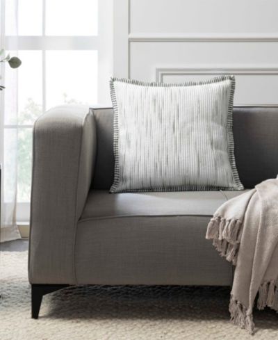 Декоративная подушка Tahari Home Polly Blanket Stitch 20" x 20"