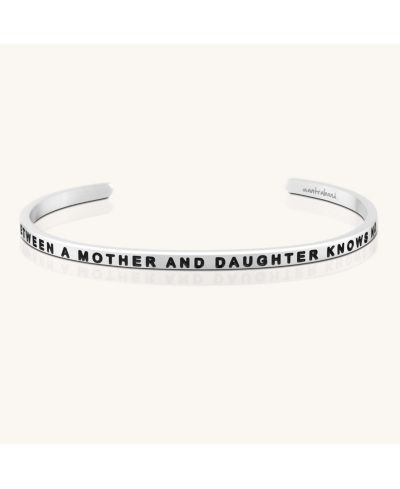 Mantra Sliver The Love Between A Mother And Daughter Knows No Distance Bracelets