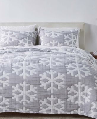 Linery & Co Winter-Themed Snowflake Matelasse Quilt Set with Shams