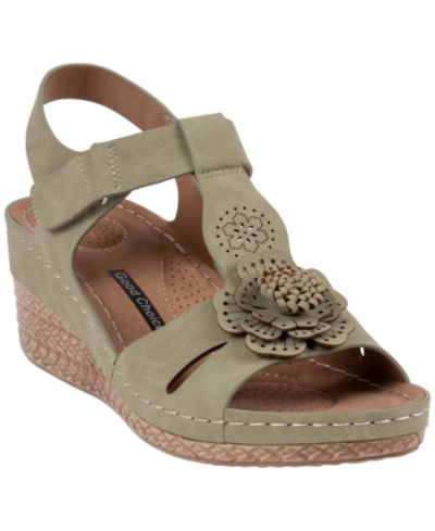 GC Shoes Women's Chirp Floral Wedge Sandals
