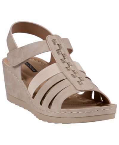 GC Shoes Women's Yuna Strappy Round Toe Wedge Sandals