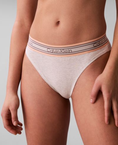 Женские трусики Calvin Klein Icon Tanga Cut QF8696