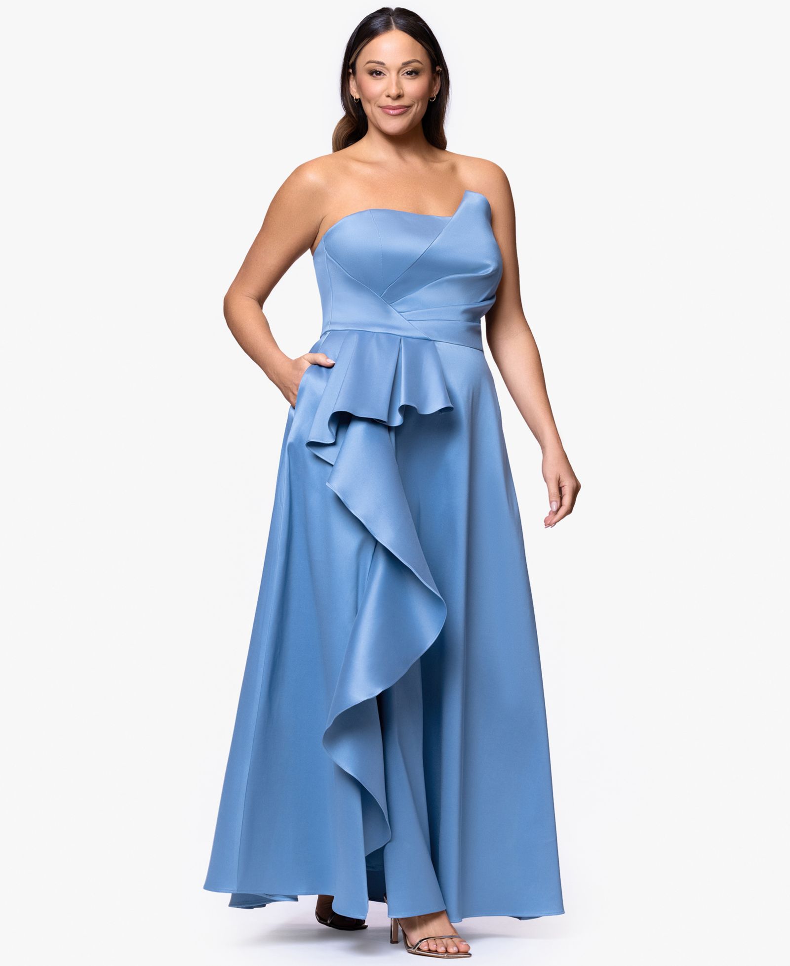 Вечернее платье XSCAPE Plus Strapless Side Ruffle Satin Ball Gown
