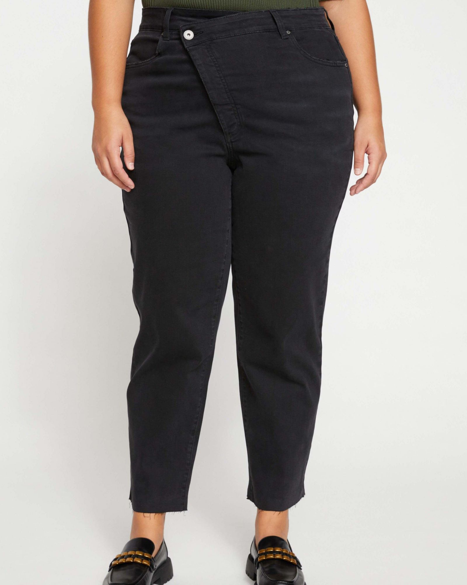 Universal Standard Women's Katie High Rise Crossover Jeans
