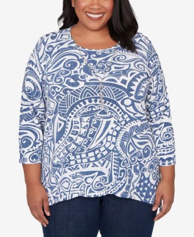 Alfred Dunner Plus Size Classic Paisley Swirl SharkBite Hem Top with Necklace