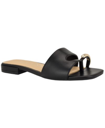 GUESS Women's Tablita Ornamented Toe Loop Flat Sandal