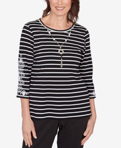 Alfred Dunner Женский топ Classic Pinstripe Embroidered Sleeve с ожерельем