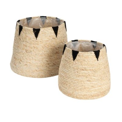 Набор из 2 круглых плетеных корзин Household Essentials из кукурузного листа с пластиковой подкладкой, натуральный цвет с черными акцентами