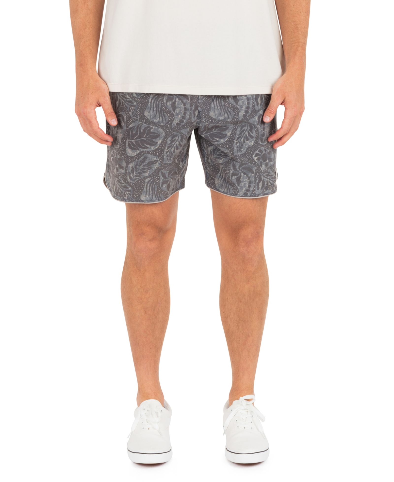 Hurley Men's Phantom Naturals Scallop Volley 17"