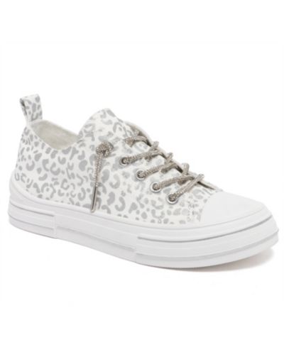 White/silver Leopard