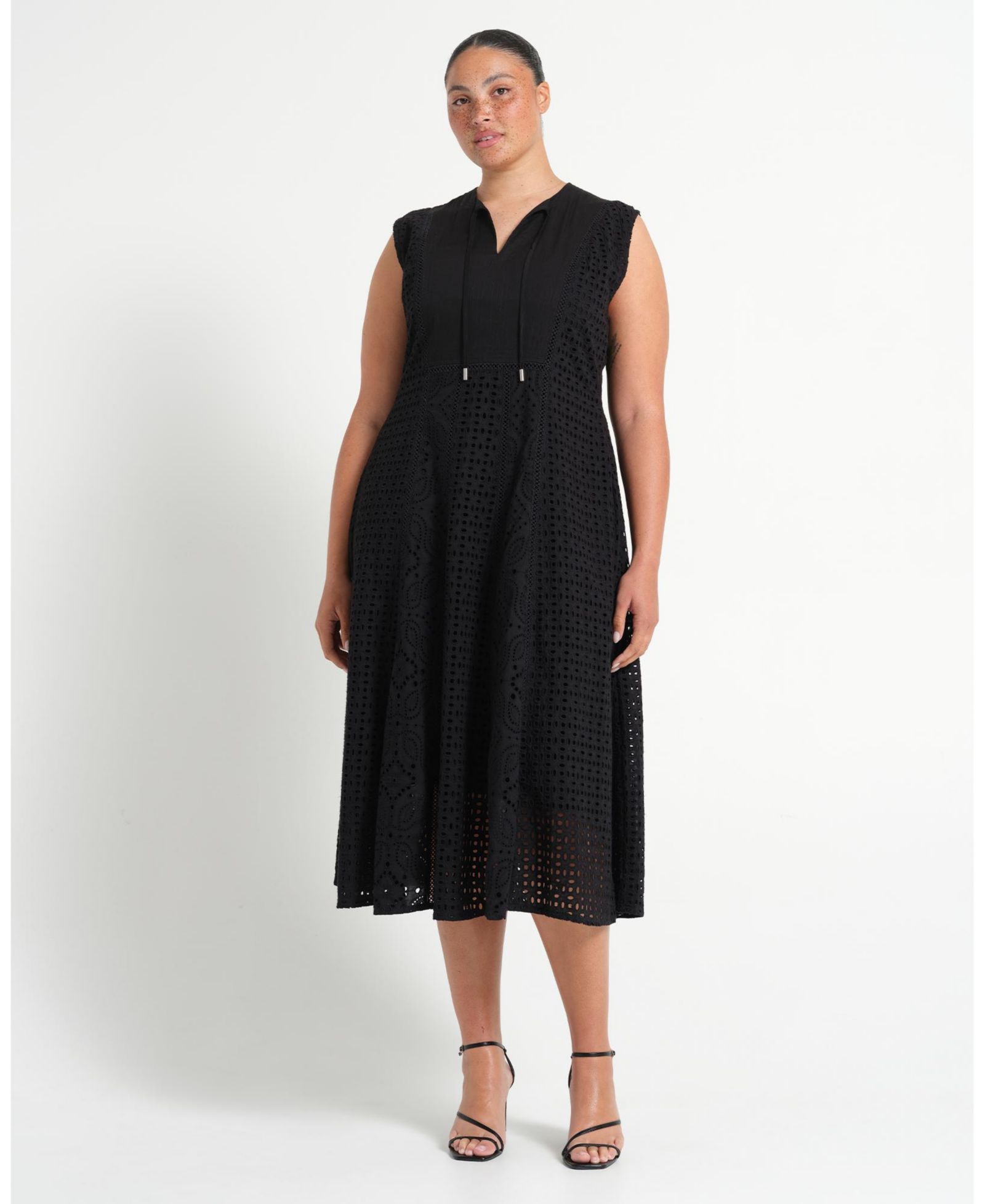 Женское миди платье ESTELLE Blair Cotton Embroidered Sleeveless