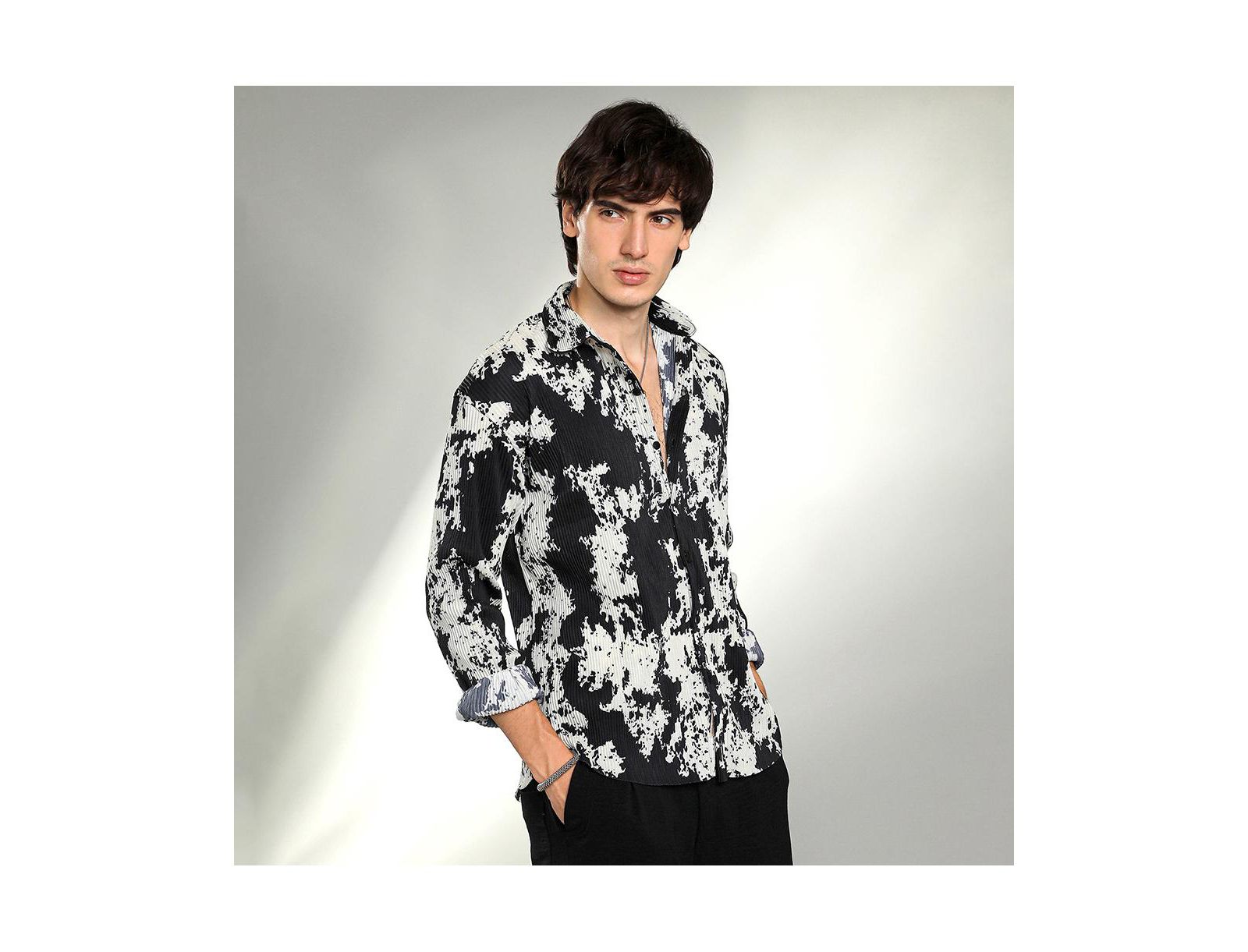 Campus Sutra Men's Splash-Pleat Shirt