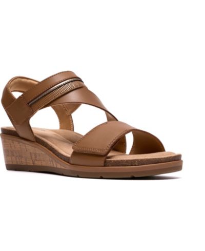 Сандалии Clarks Women's Kacha Wave Round Toe