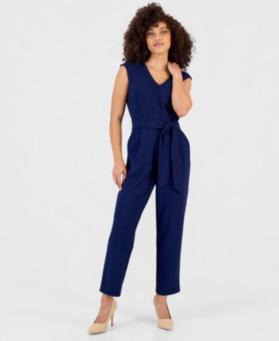 Комбинезон Anne Klein Essentials Petite Belted V-Neck