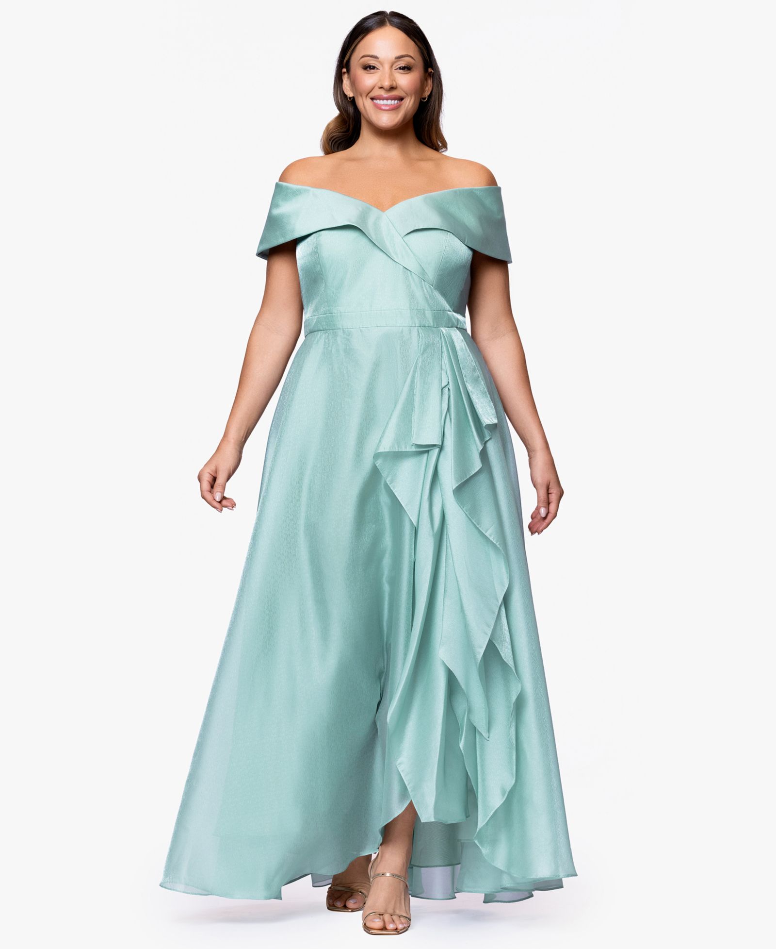 XSCAPE Plus Size длинное платье с открытыми плечами и воланами