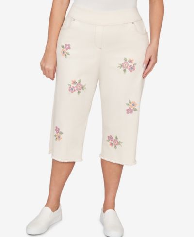 Alfred Dunner Plus Size Beachcomber Floral Cross Stitch Super Stretch Denim Capri Pants