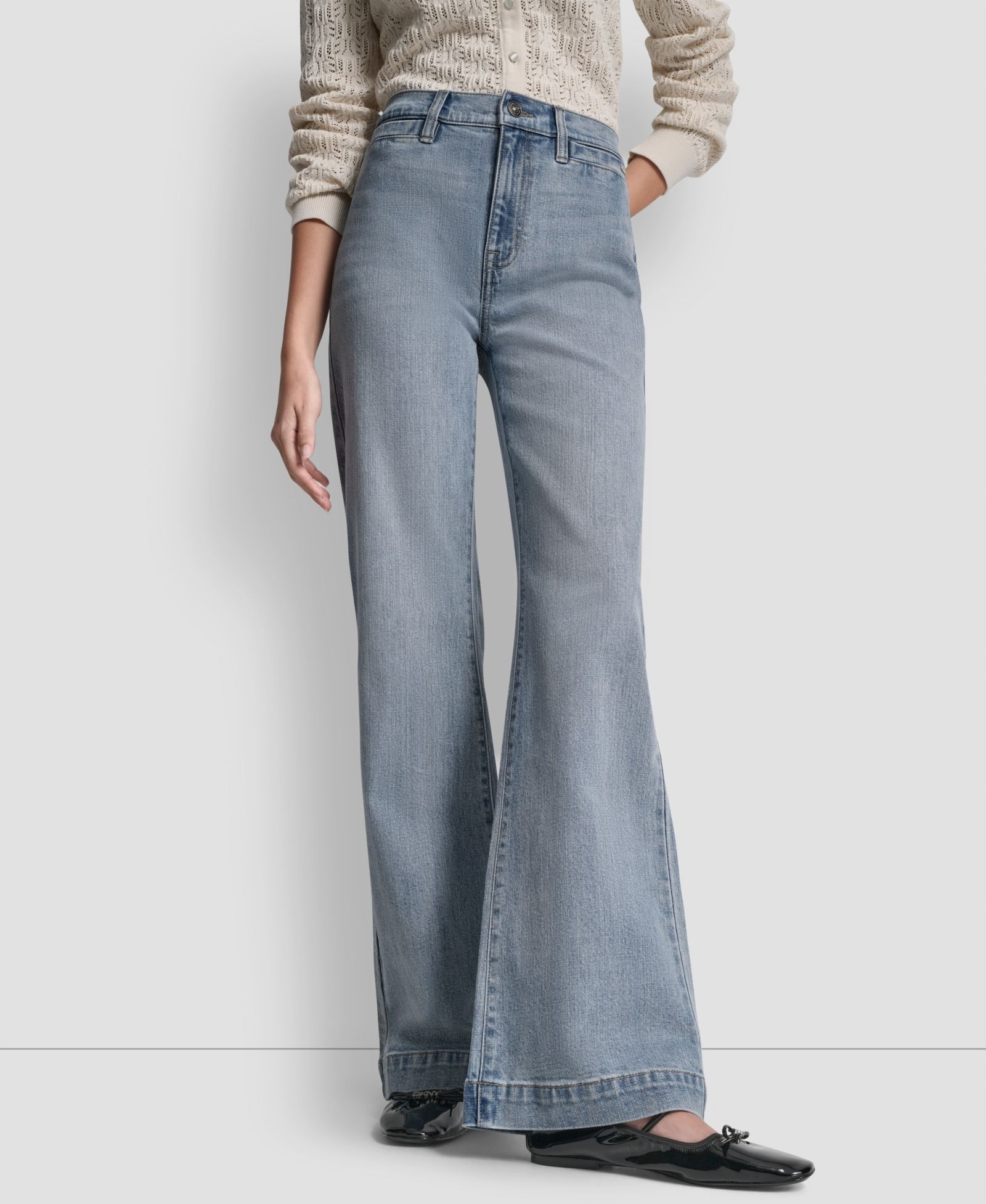 Женские джинсы DKNY Jeans с высокой посадкой и свободным кройсом клеш