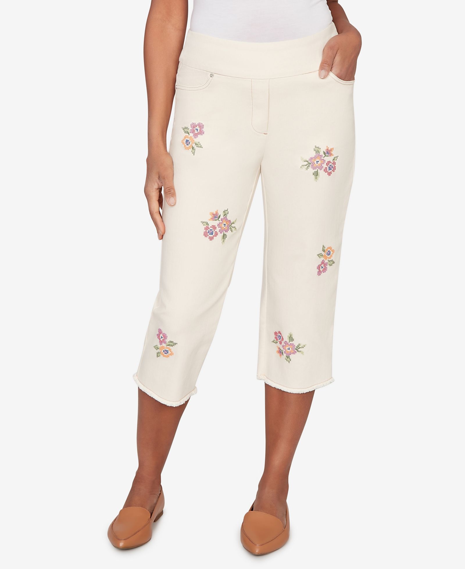 Alfred Dunner Petite Beachcomber Floral Cross Stitch Super Stretch Denim Capri