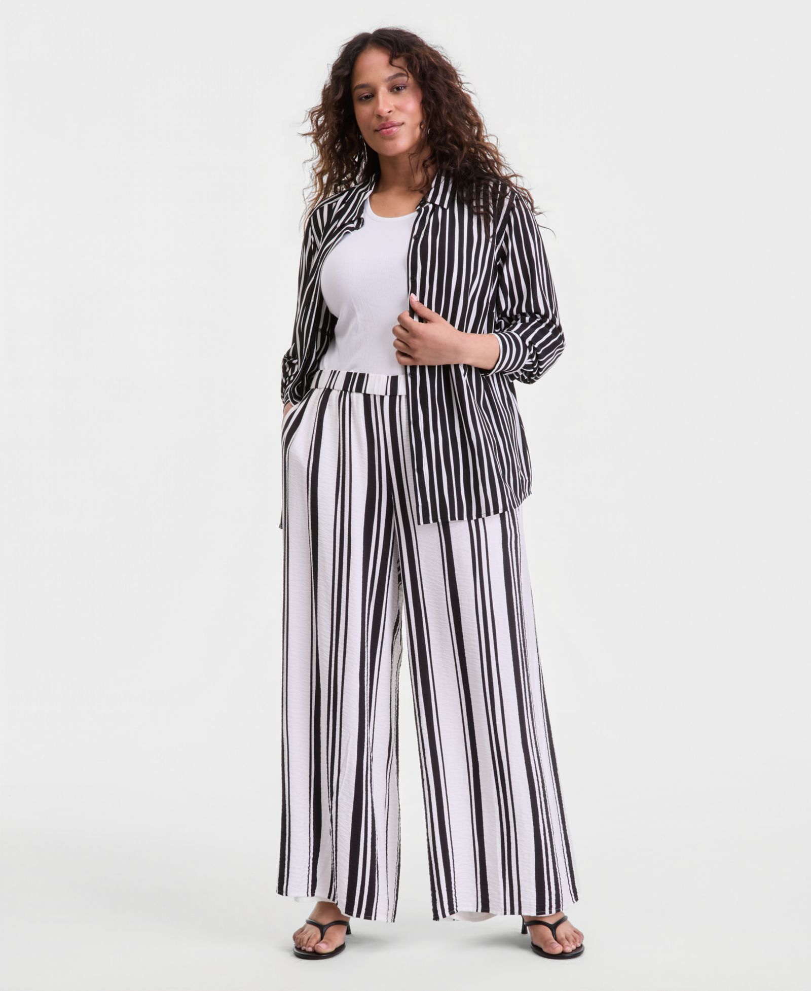 Брюки I.N.C. International Concepts Plus Size в полоску с высокой посадкой и широкими штанинами