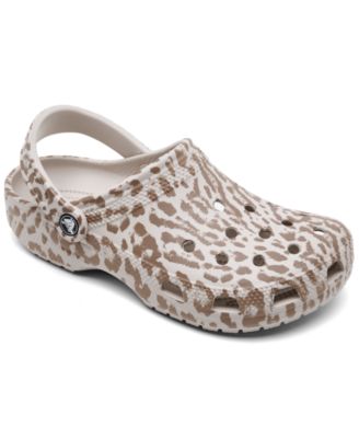 Женские лоферы Crocs Classic Pop Animal от Finish Line