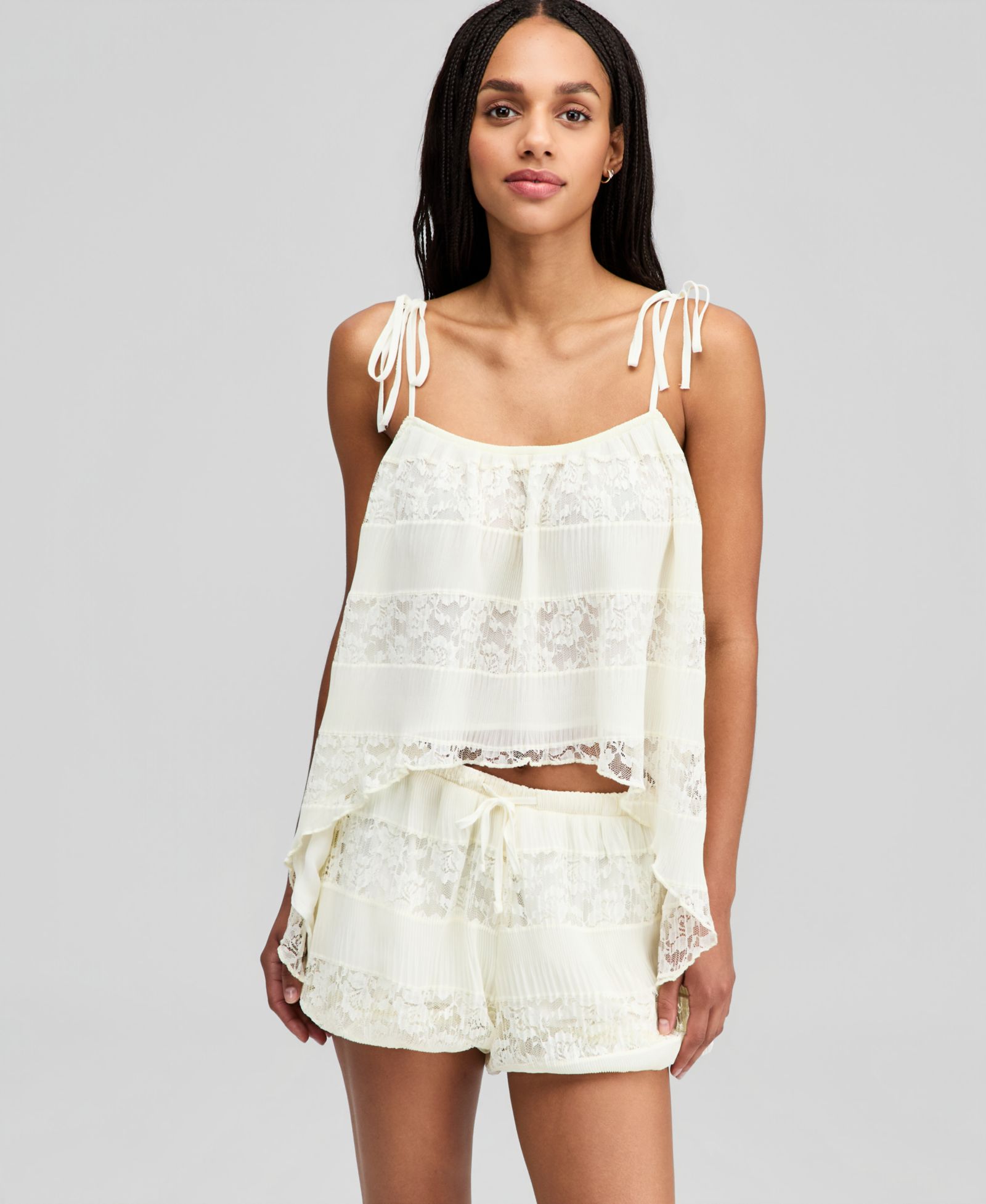 Женский топ And Now This Lace High-Low Top