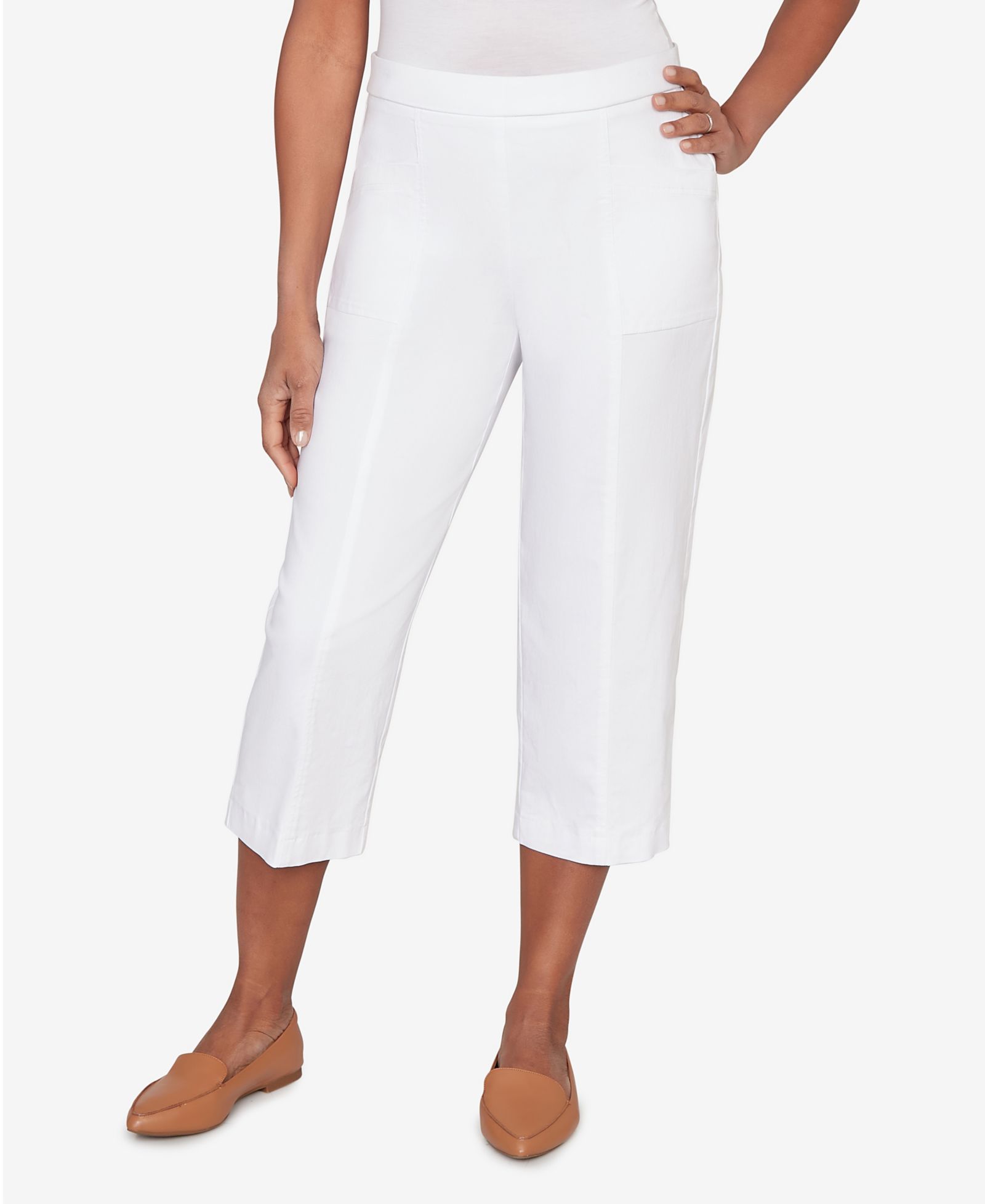 Alfred Dunner Women's  The Royal Treatment Relaxed Flat Front Patch Pocket Capri