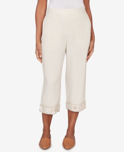 Alfred Dunner Women's  Natural Wonder Crochet Trim Linen Capri