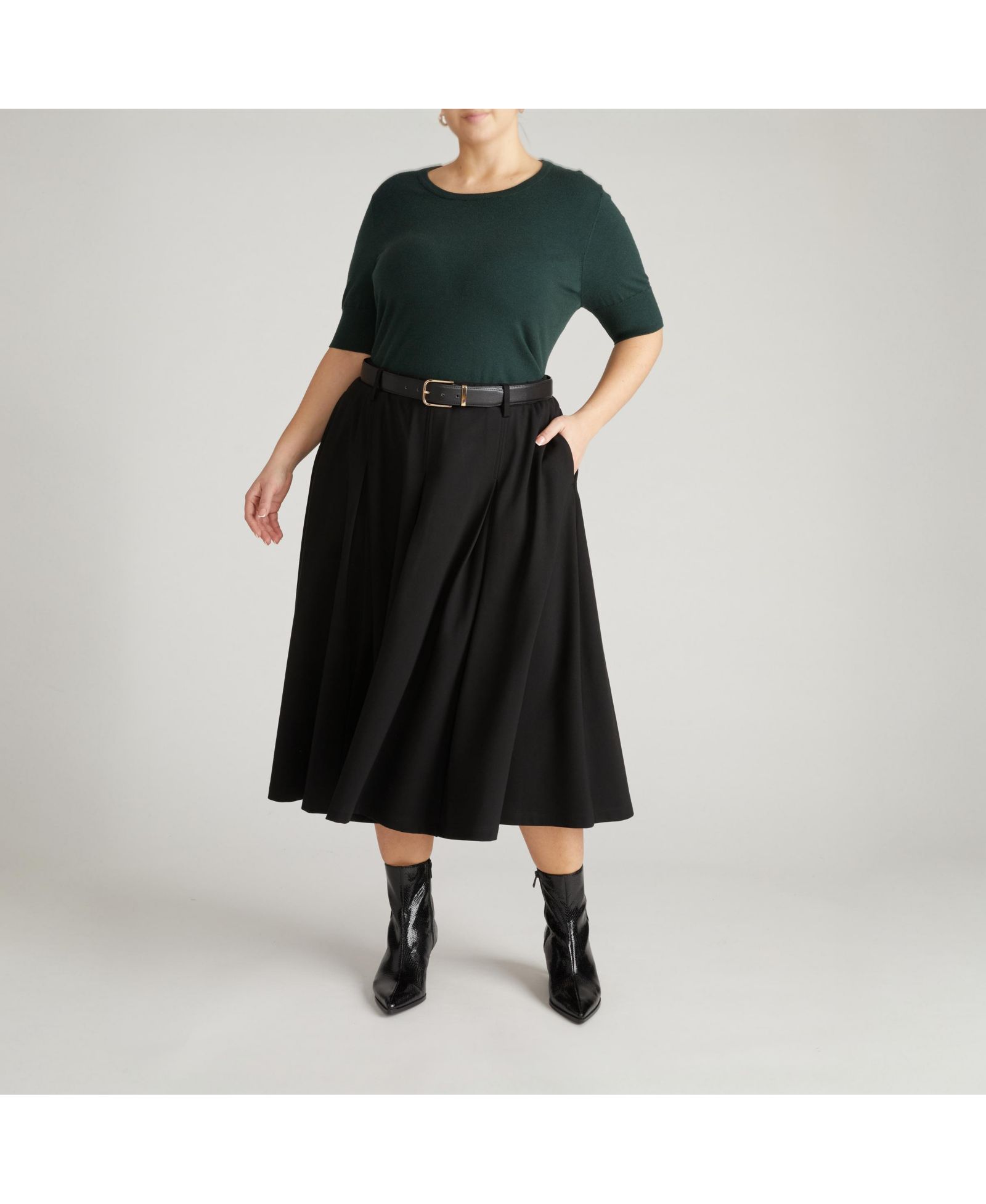 Universal Standard Plus Size Aleya Pleated Ponte Skirt