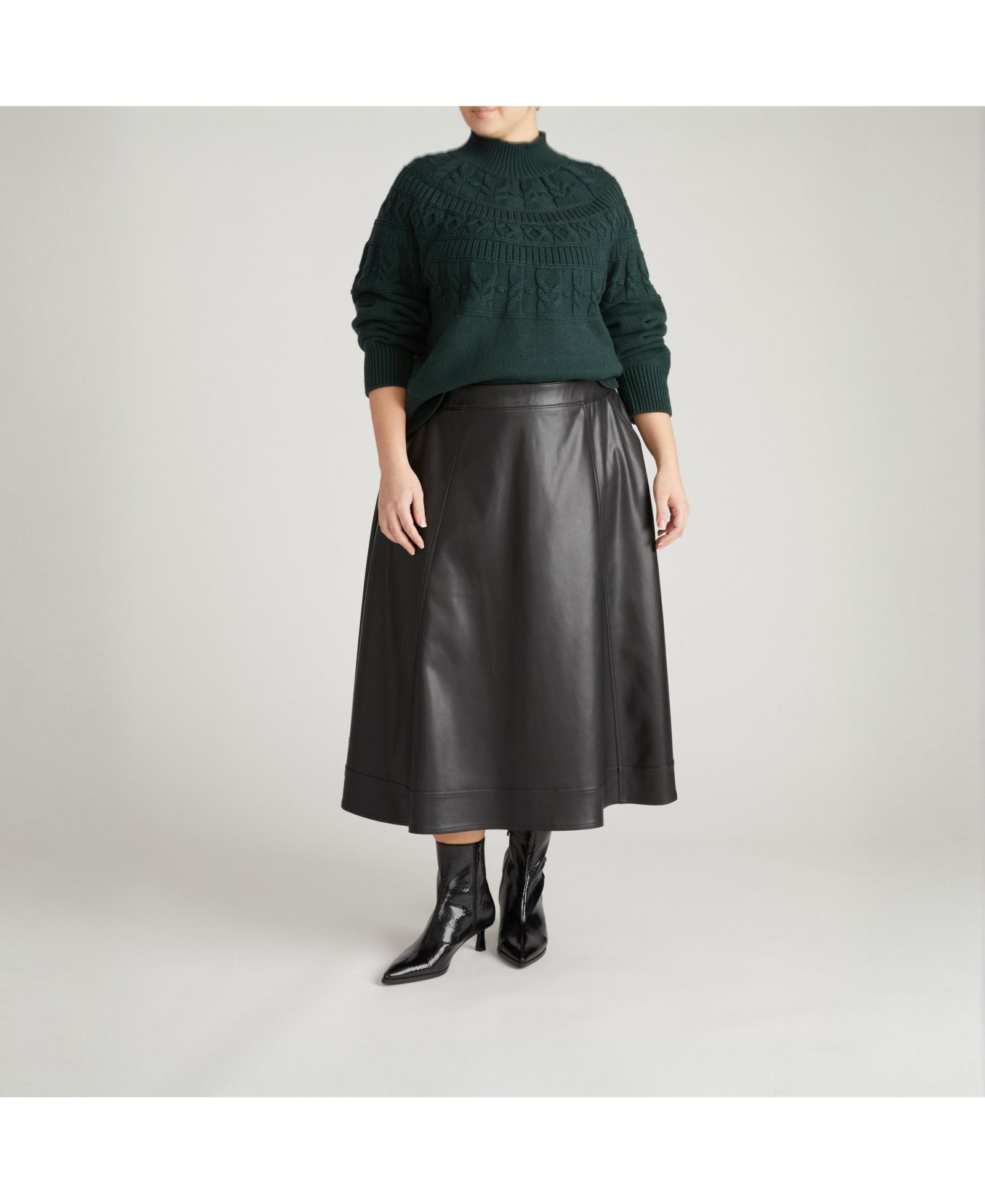 Universal Standard Plus Size Charlotte Faux Leather Skirt