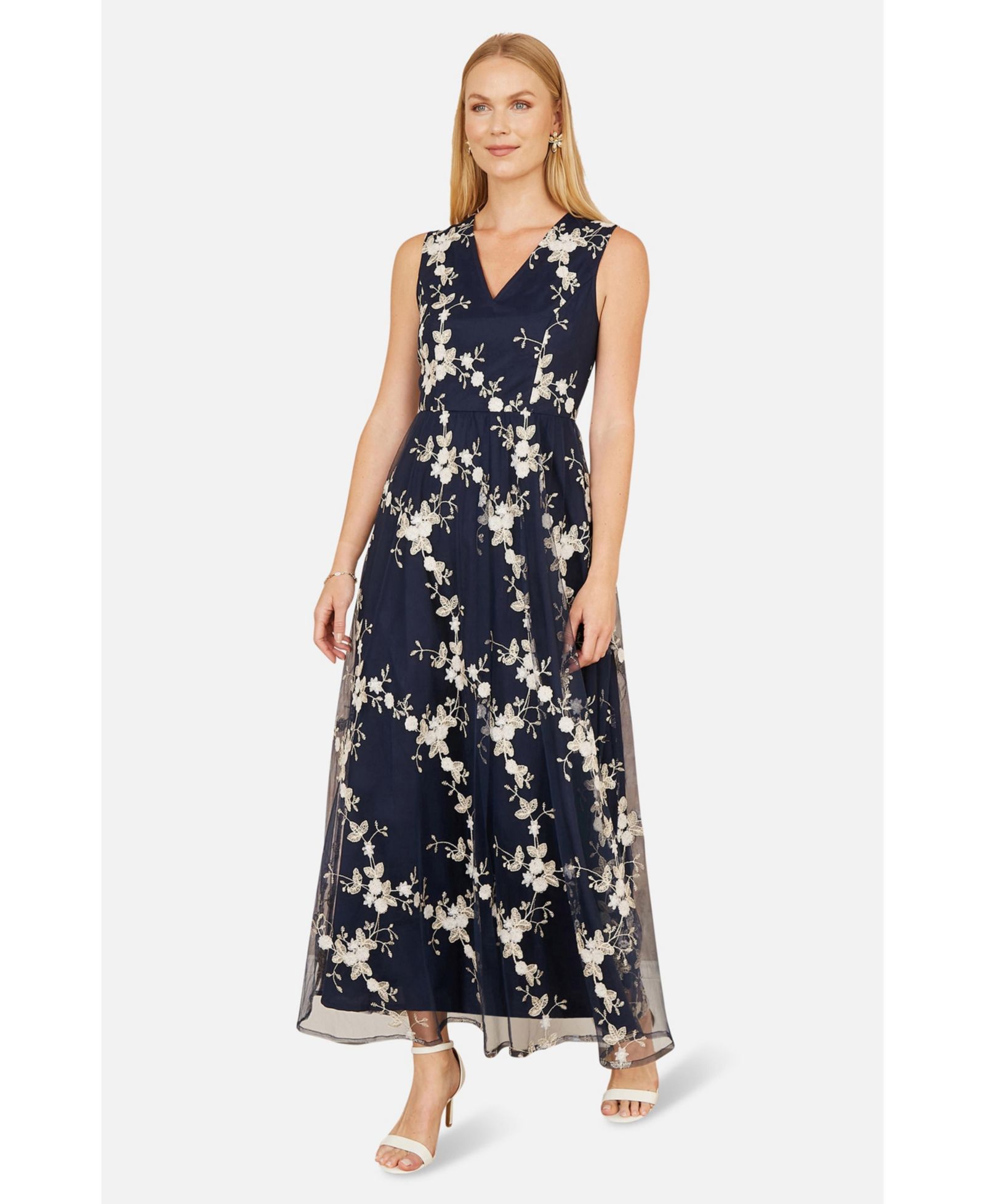 Женское платье Yumi Mesh Embroidered Maxi Dress